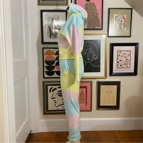 Frankies Bikinis Burl sweatshirt jogger set in rainbow sherbert tie dye sz small - Picture 3 of 11